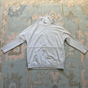 Varley sweatshirt size medium